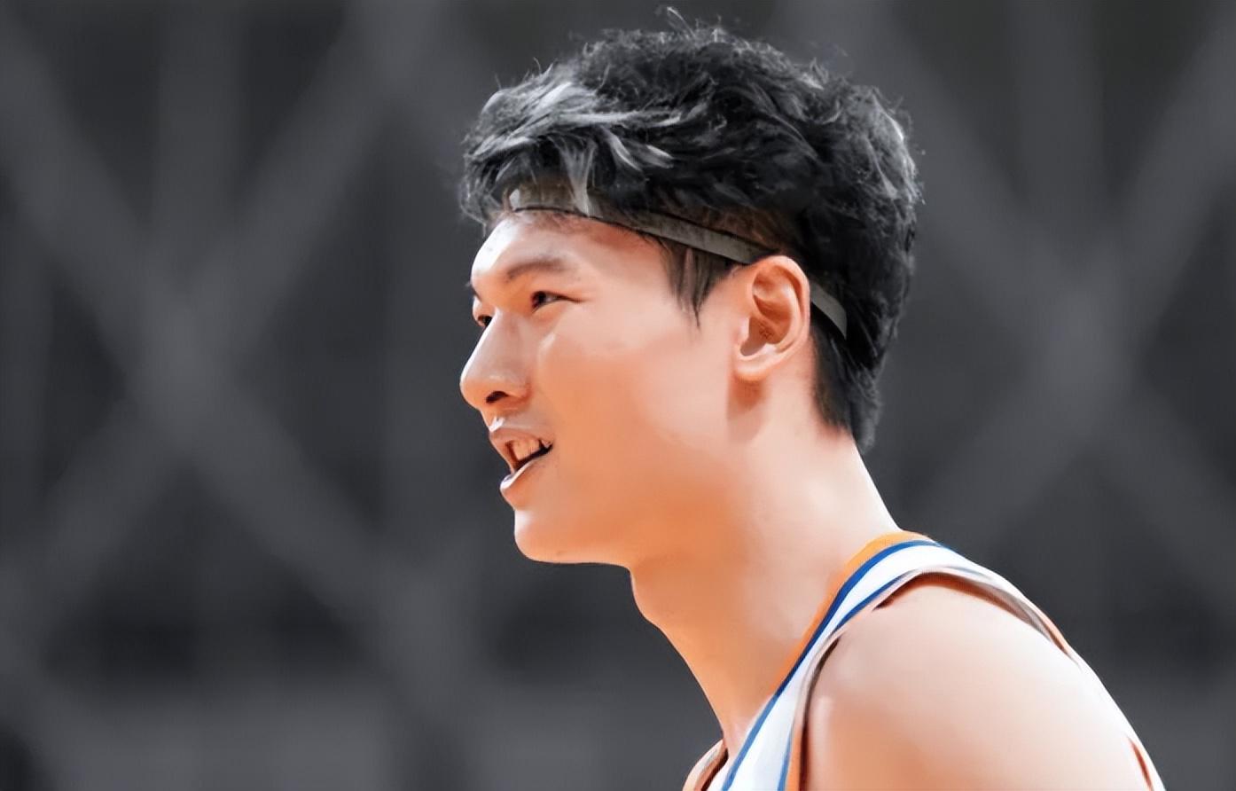 上海90-73青岛3喜1忧！张镇麟防守太关键，弗格实在不行换了吧！