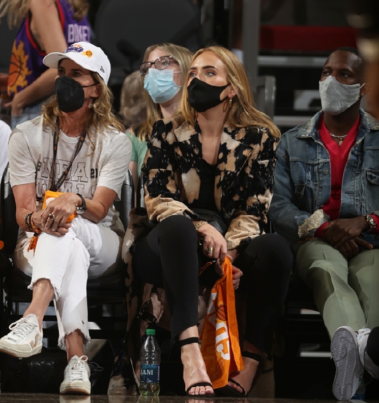 开云体育app-乔治都不玩播客了 富保罗合适吗？要不还是学皮尔斯做两性博主吧