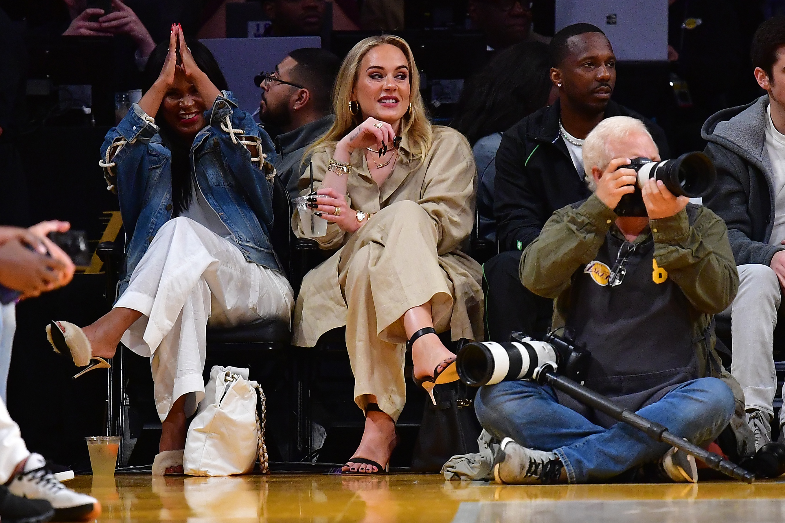 开云体育app-乔治都不玩播客了 富保罗合适吗？要不还是学皮尔斯做两性博主吧