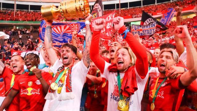 开云登录入口地址-卫冕德国杯是迈向豪门的标志or分崩离析的开始？