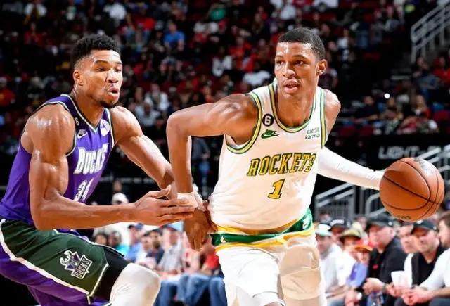 爆冷输球雄鹿暂缓超越绿军 未来7战将迎魔鬼赛程