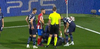 1649881938337046640.gif 开云体育官网-【欧冠】京多安中立柱 曼城客场平10人马竞打进4强