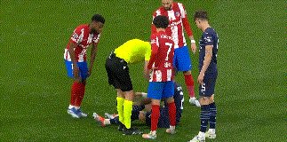 1649882177983048438.gif 开云体育官网-【欧冠】京多安中立柱 曼城客场平10人马竞打进4强