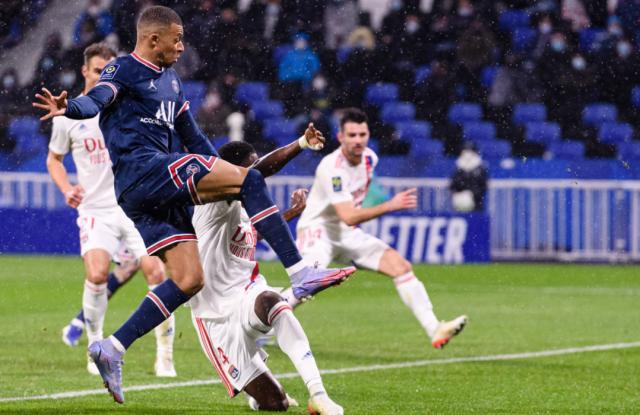 【法甲】姆巴佩两中门柱 巴黎客场1比1战平里昂