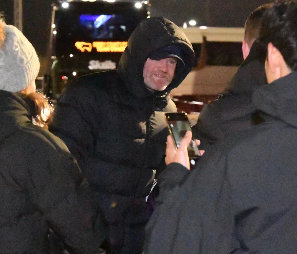 开云登录入口地址-鲁尼和妻子现身老特拉福德，观看凯完成英格兰青年足总杯首秀