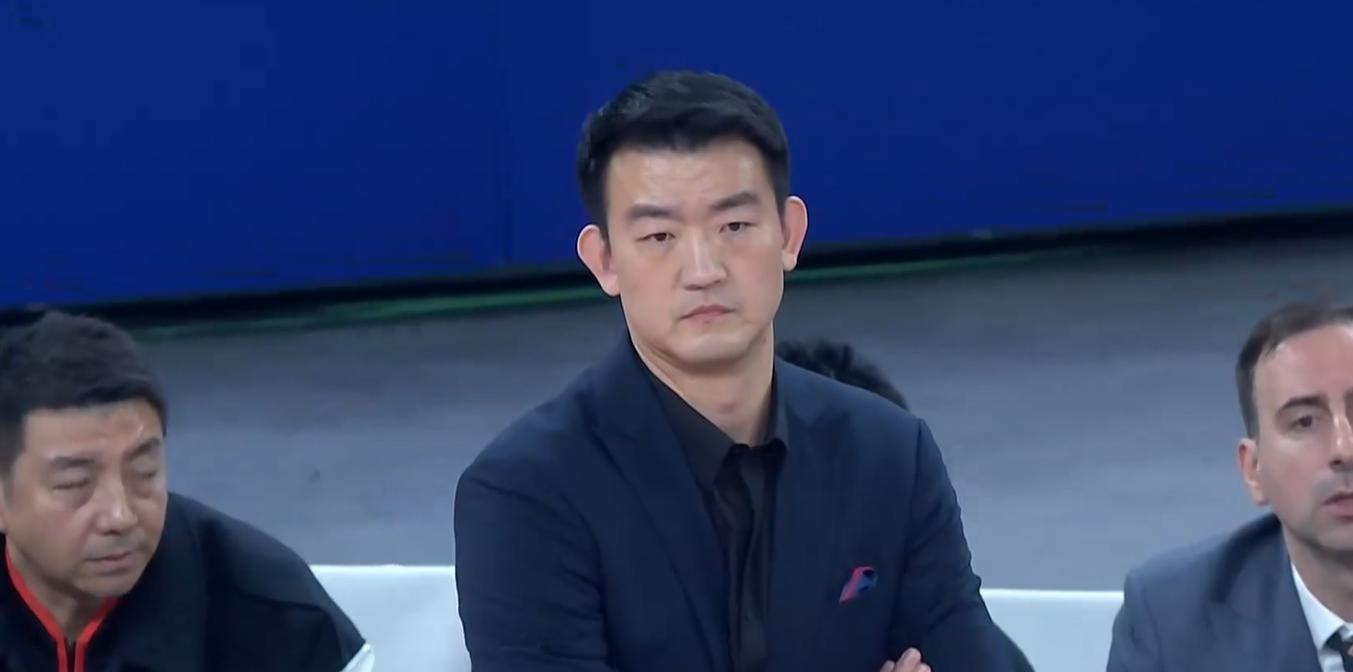 开云在线开户-CBA按下暂停键，俱乐部杯赛开战，8队打7天争冠军，杜锋再斗卢伟