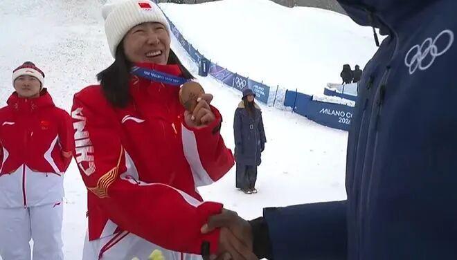 开云体育app-从烧烤摊到奥运之巅，这位“浪姐”杀疯了