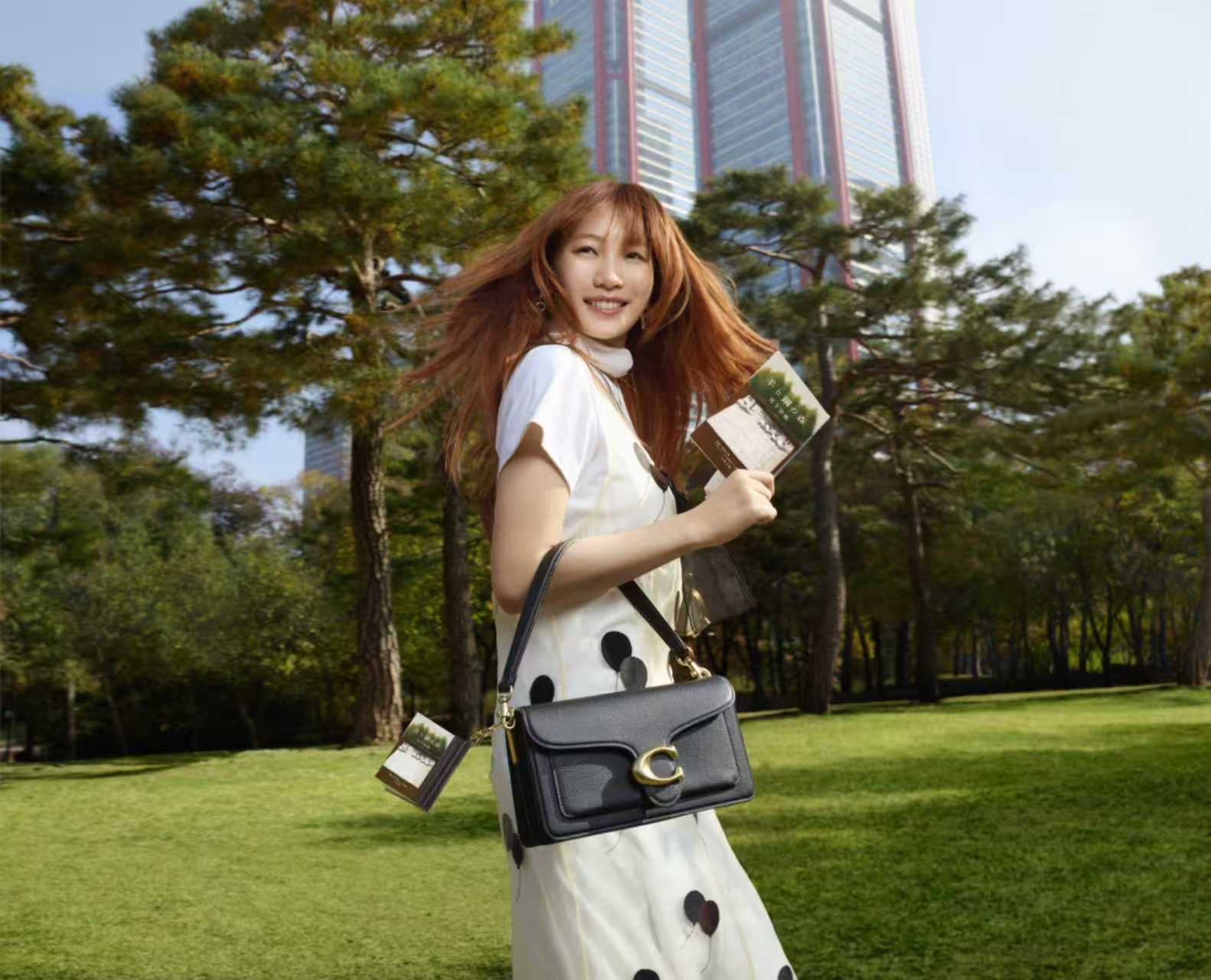 开云体育官网-潮讯 | 理查米尔助力女性船队完成环球壮举，速度滑冰冠军宁忠岩参观欧米茄展馆，COACH发布“书写真我故事”广告大片