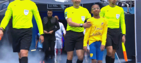 开云体育官网-里昂客场0-0十人勒阿弗尔，斯特凡-扎加杜染红，内戈抽射中柱