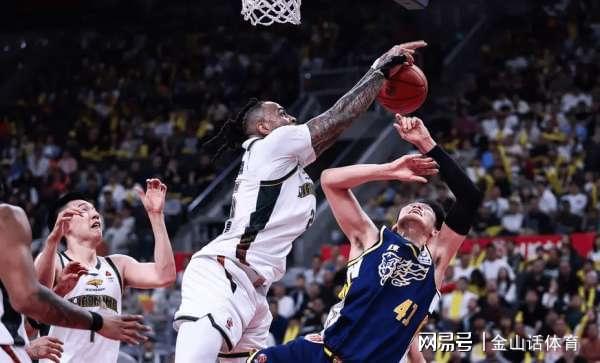 开云体育app-唉！3首发运动战0分，6替补23中4，谁打的好换谁，粤迷直呼看不懂