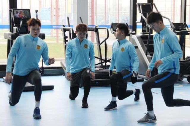 开云在线开户-新中超冠军第一练烟花易冷 如期起航队内如释重负