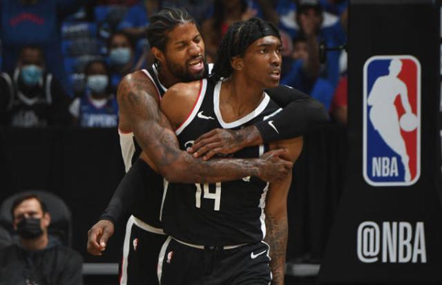 1624094437726035204.jpg 我的名字叫曼恩!快艇小将神奇一战锁定名宿身份