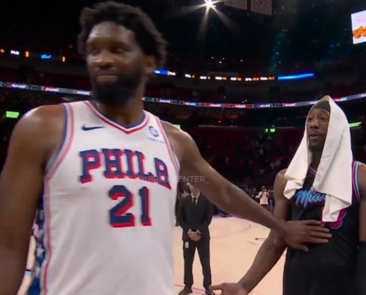 开云登录入口地址-好兄弟打你怎么了？恩比德&amp;热巴赛后热聊掐喉 前者：我根本没犯规