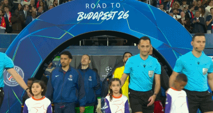 开云在线开户-半场：巴黎1-0利物浦，杜埃折射破门，马马尔达什维利屡救险