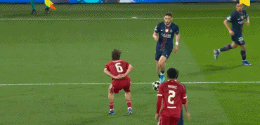 开云在线开户-半场：巴黎1-0利物浦，杜埃折射破门，马马尔达什维利屡救险